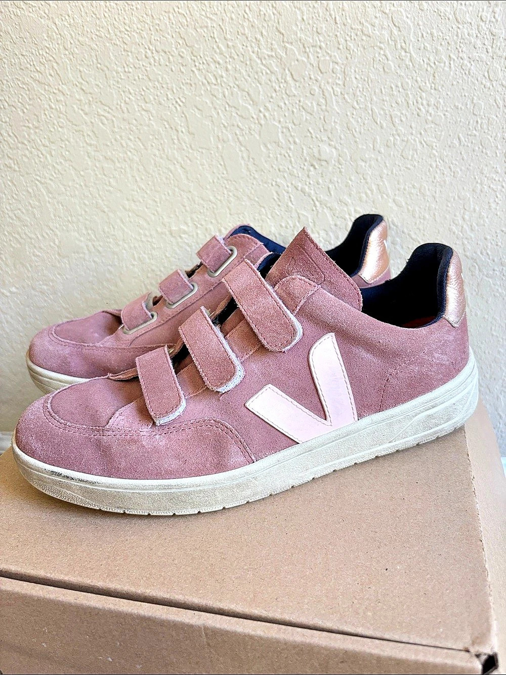 Veja Recife Suede Logo Sneakers Pink Velcro Strap Sneakers